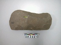 藏品(長條形打製石斧)的圖片